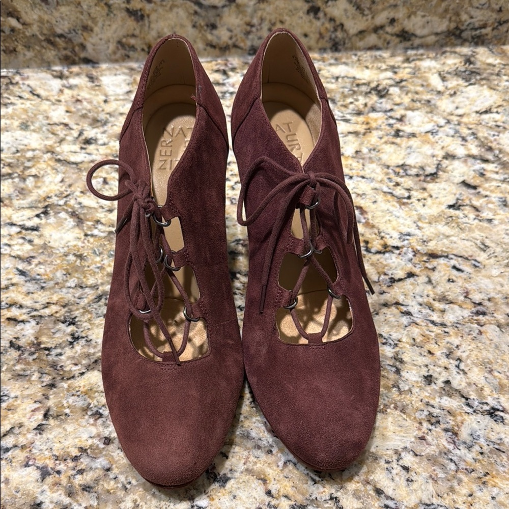Naturalizer 8.5 heels